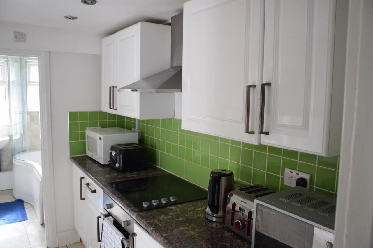 Three Bedroom House Lancaster Road Londres Exterior foto