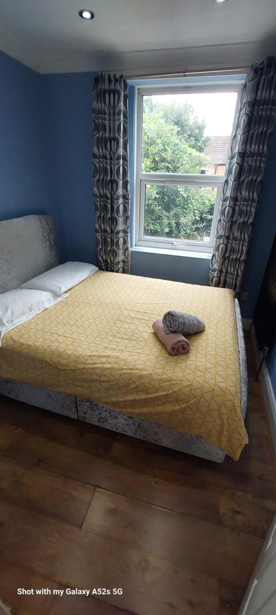 Three Bedroom House Lancaster Road Londres Exterior foto